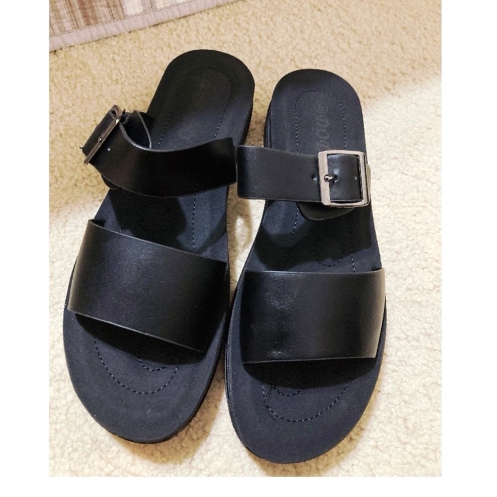 ❌SOLD❌ Womens/Juniors sandals